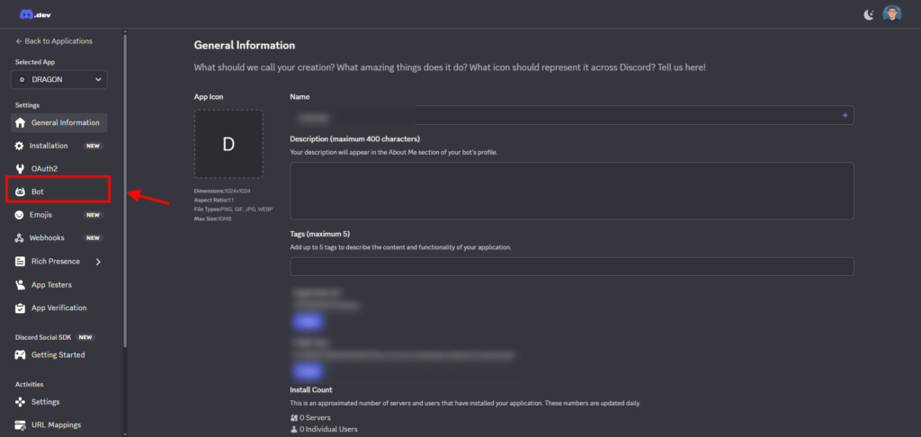 【シンVPS×OpenClaw】安全にOpenClawで自動化!インストールから導入・使い方まで Discord の開発者ポータル画面では、左のメニューに "Bot" セクションが強調表示され、矢印がそれを指し、OpenClaw の詳細を含む一般的なアプリ情報が右側に表示されます。.